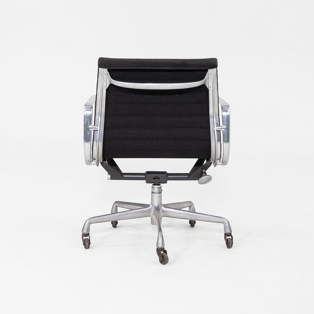 1992 Herman Miller Eames Aluminum Group Management Desk Chair in Black Fabric