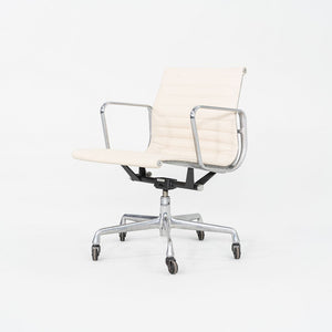 2010s Herman Miller Eames Aluminum Group Management Desk Chair in Cream Leather