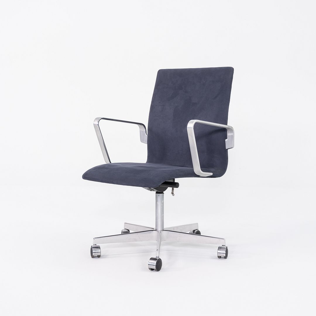 2023 Arne Jacobsen for Fritz Hansen Low Oxford Desk Chairs in Suede 11x Available