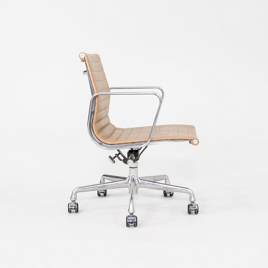 SOLD 2008 Herman Miller Eames Aluminum Group Management Desk Chair in Tan 4x Avail