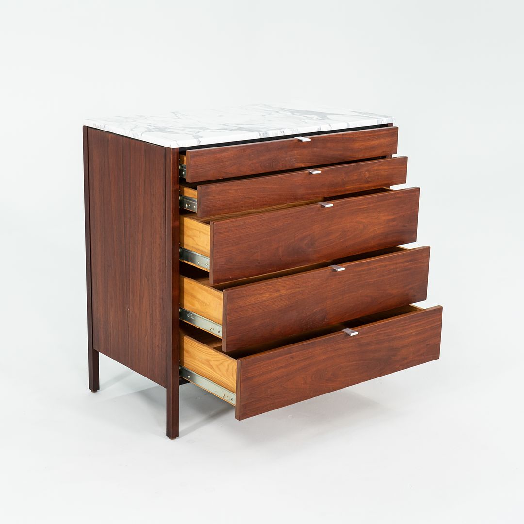 1960s Florence Knoll Walnut 5-Drawer Dresser with Marble Top, Model 326 2