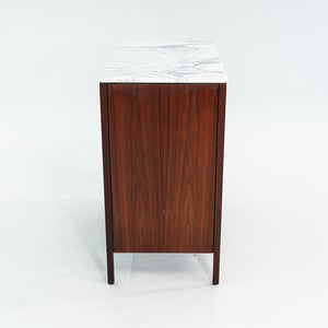 1960s Florence Knoll Walnut 5-Drawer Dresser with Marble Top, Model 326 2
