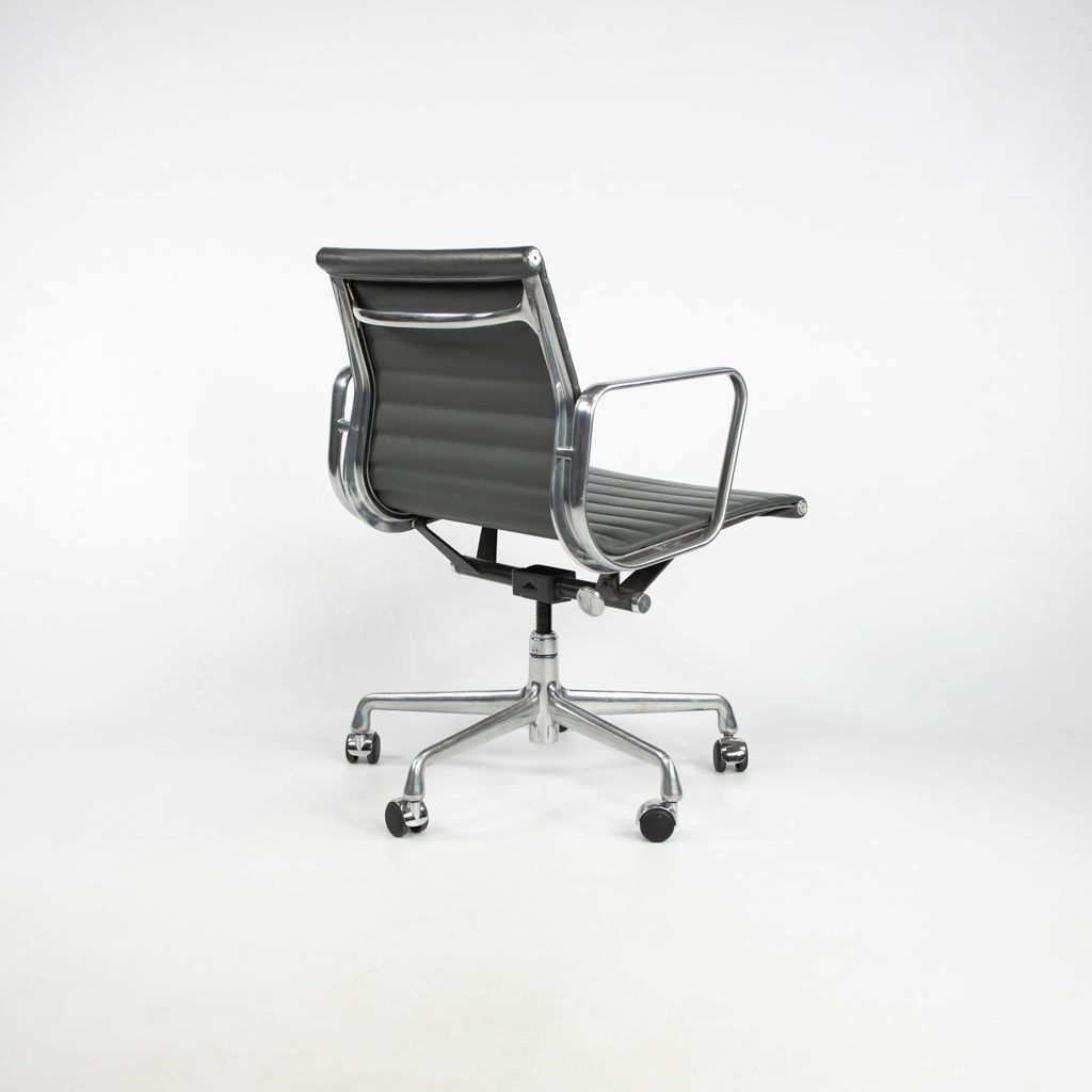 2007 Herman Miller Eames Aluminum Group Management Desk Chair Grey 2x Available