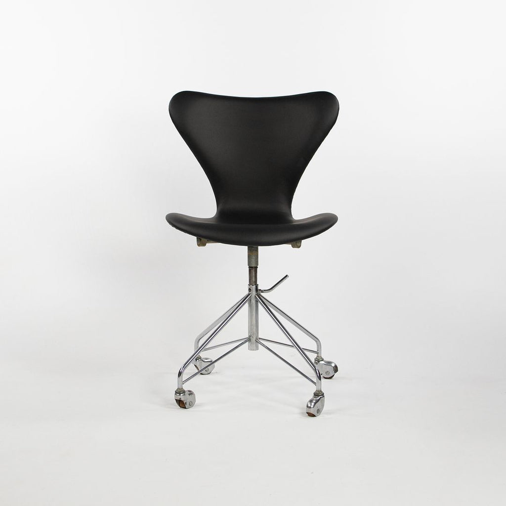 Sold 1966 Series 7 Desk Chair, Model 3117 by Arne Jacobsen for Fritz Hansen in Black Leather
