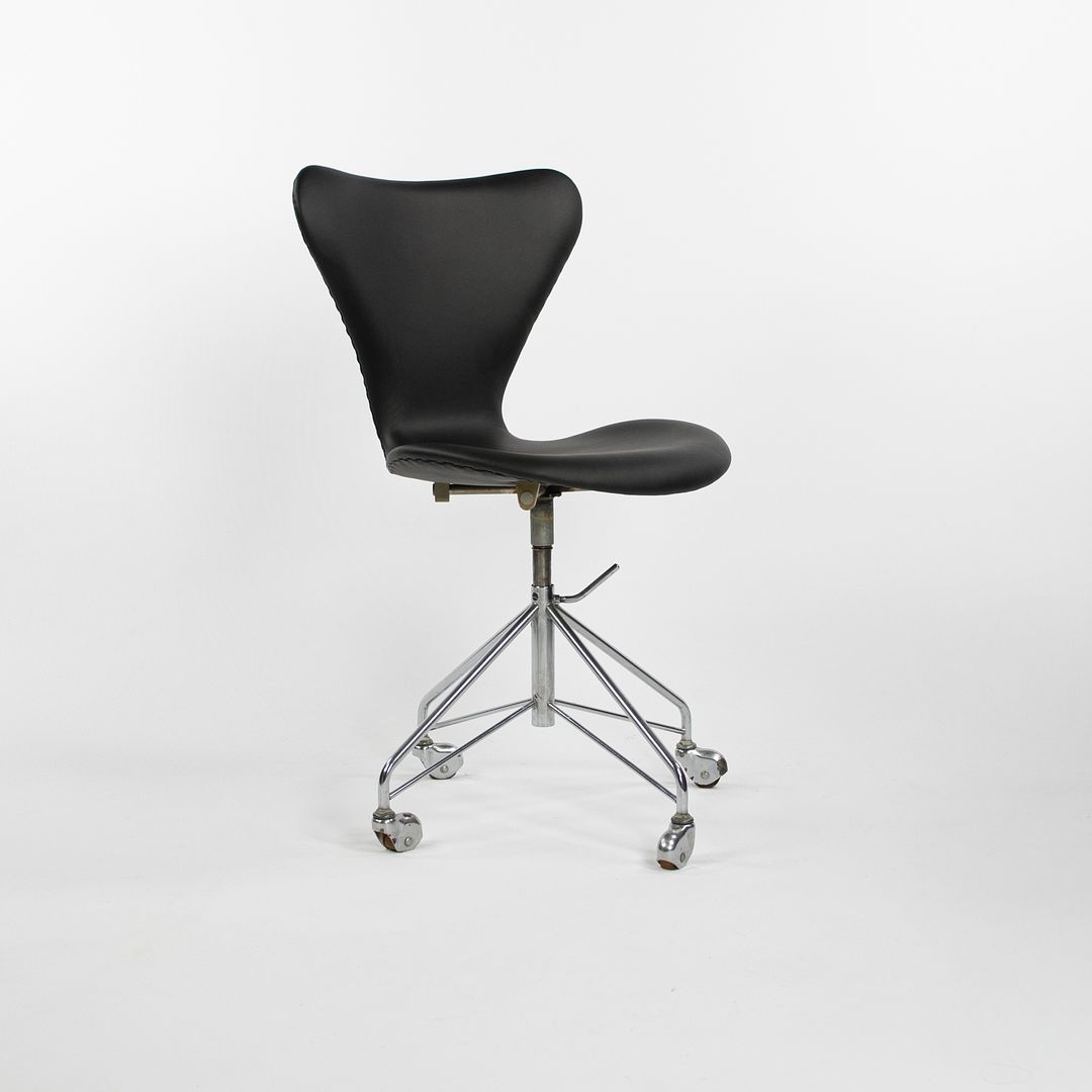 Sold 1966 Series 7 Desk Chair, Model 3117 by Arne Jacobsen for Fritz Hansen in Black Leather