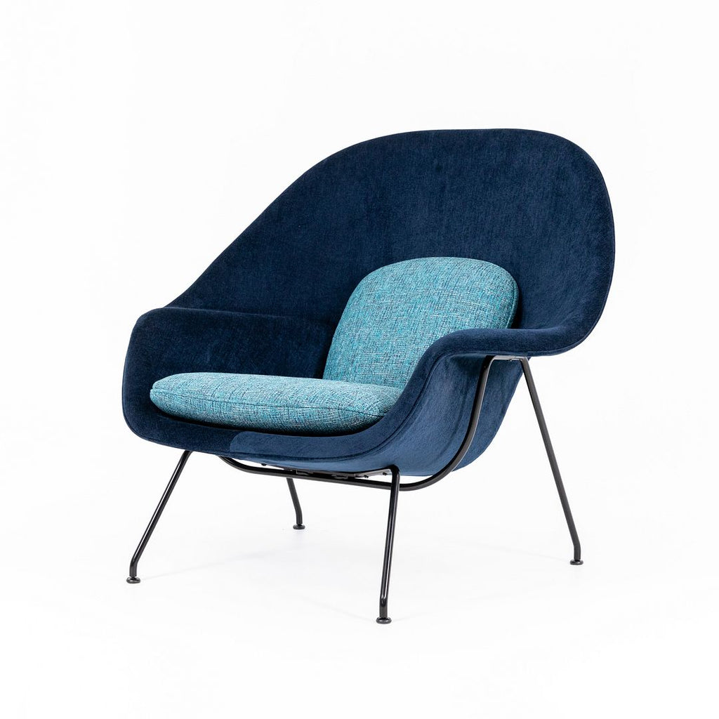 2022 Womb Chair by Eero Saarinen for Knoll in Two-Tone Blue Fabric with Black Frame