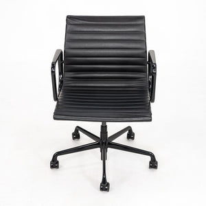 SOLD 2019 Eames Aluminum Group Management Desk Chair by Charles and Ray Eames for Herman Miller 5x Available