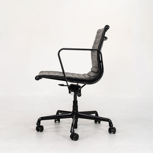 SOLD 2019 Eames Aluminum Group Management Desk Chair by Charles and Ray Eames for Herman Miller 5x Available