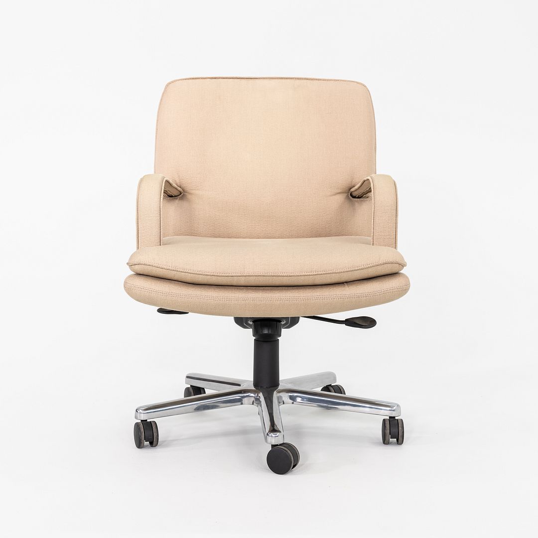 1990s Geiger / Brickel Associates Executive Desk Chair in Tan Fabric 4x Avail
