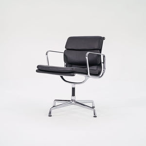 2000 Soft Pad Management Chair, EA208 by Charles and Ray Eames for Vitra in Black Leather 1x Available