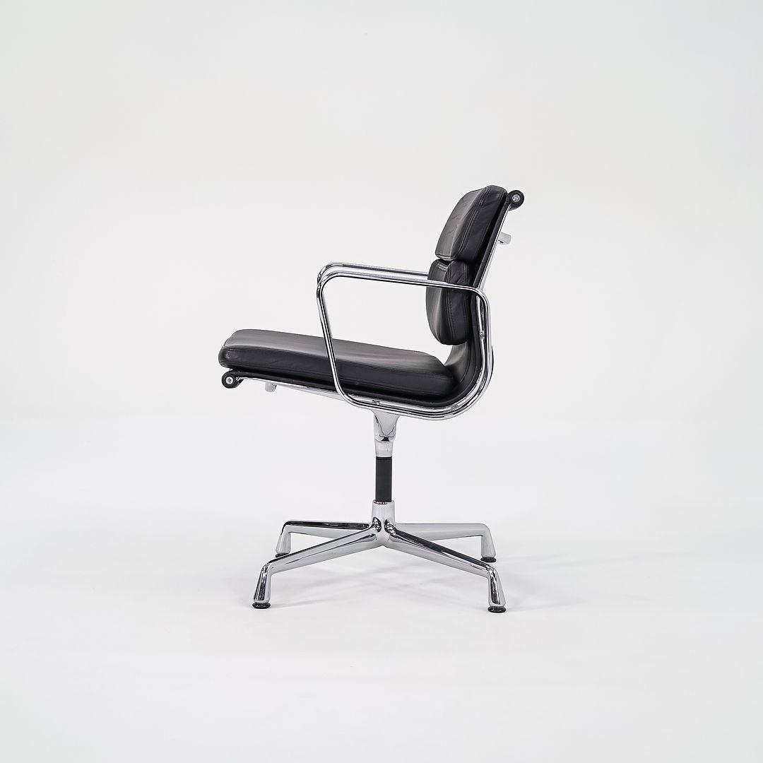 2000 Soft Pad Management Chair, EA208 by Charles and Ray Eames for Vitra in Black Leather 1x Available
