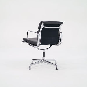 2000 Soft Pad Management Chair, EA208 by Charles and Ray Eames for Vitra in Black Leather 1x Available