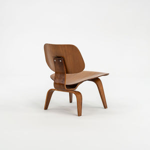 1946 LCW Chair by Ray and Charles Eames for Evans Products Walnut, Steel