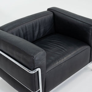 2006 LC3 Fauteuil Grand Confort Lounge Chair, Grand Modele by Le Corbusier, Pierre Jeanneret, Charlotte Perriand for Cassina in Chrome and Black Leather 1x Available