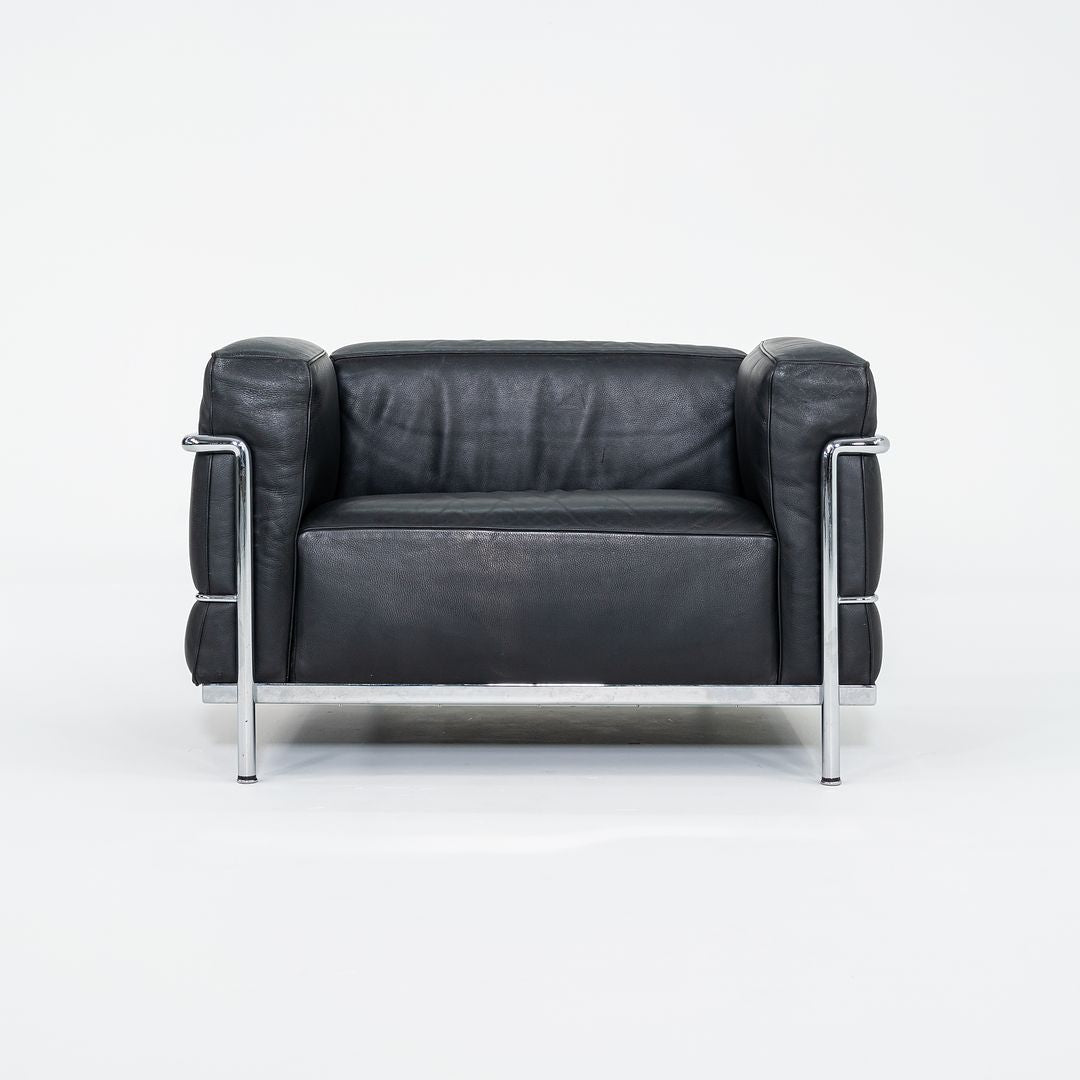 2006 LC3 Fauteuil Grand Confort Lounge Chair, Grand Modele by Le Corbusier, Pierre Jeanneret, Charlotte Perriand for Cassina in Chrome and Black Leather 1x Available