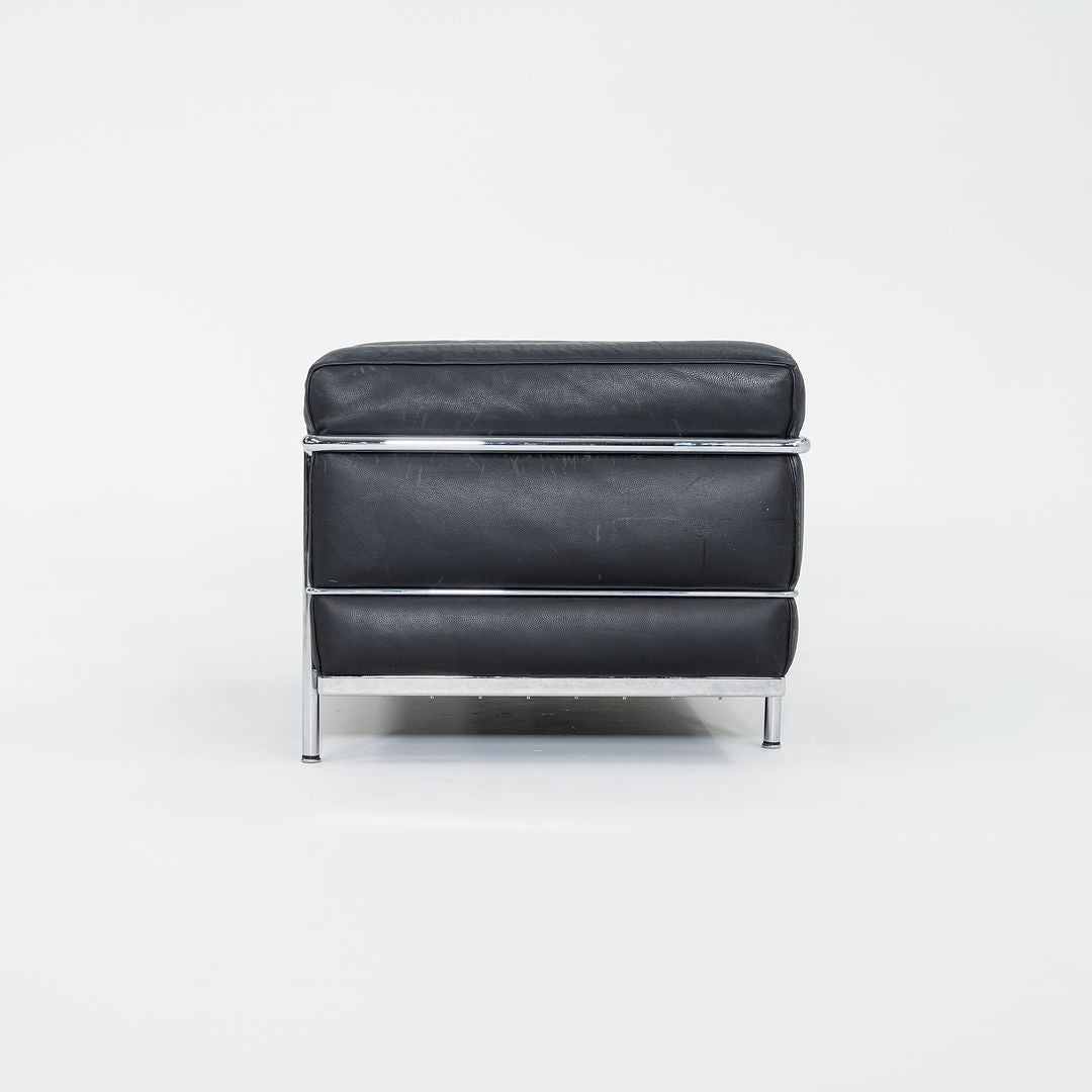 2006 LC3 Fauteuil Grand Confort Lounge Chair, Grand Modele by Le Corbusier, Pierre Jeanneret, Charlotte Perriand for Cassina in Chrome and Black Leather 1x Available