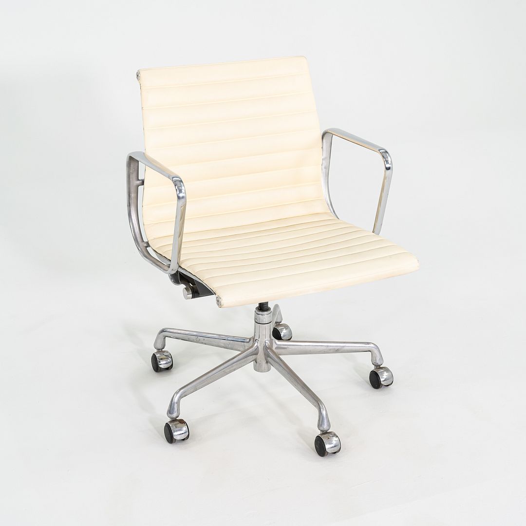 2007 Herman Miller Eames Aluminum Group Management Desk Chair in Ivory Leather 8x Available