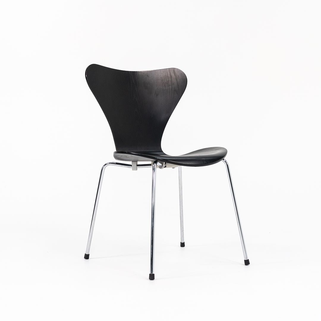 SOLD 1998 Series 7 Chair, Model 3107 by Arne Jacobsen for Fritz Hansen in Ebonized Ash 7x Available