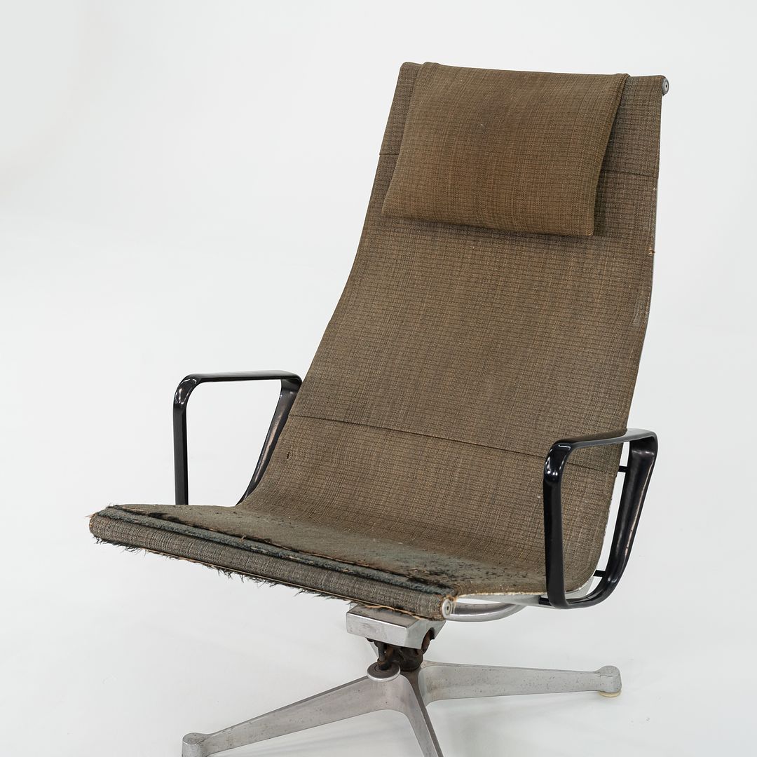 1958 Aluminum Group Lounge Chair, Model 682 by Ray and Charles Eames for Herman Miller in Rare Ratan Fabric