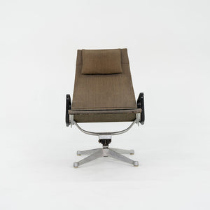 1958 Aluminum Group Lounge Chair, Model 682 by Ray and Charles Eames for Herman Miller in Rare Ratan Fabric