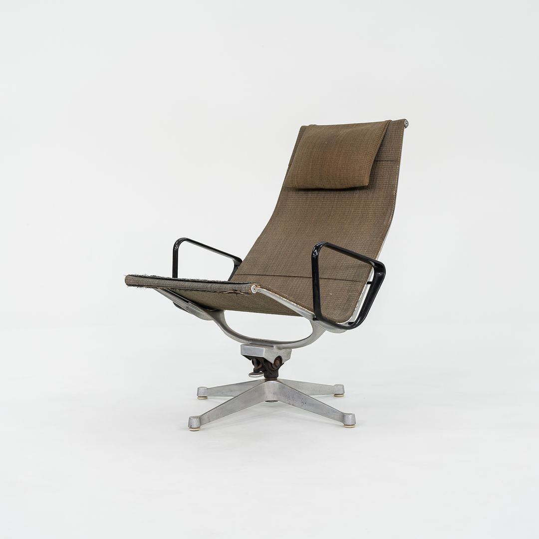 1958 Aluminum Group Lounge Chair, Model 682 by Ray and Charles Eames for Herman Miller in Rare Ratan Fabric