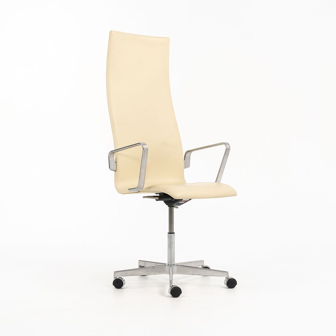 2008 Oxford Chair Model 3272 by Arne Jacobsen for Fritz Hansen in Ivory Leather 10x Available