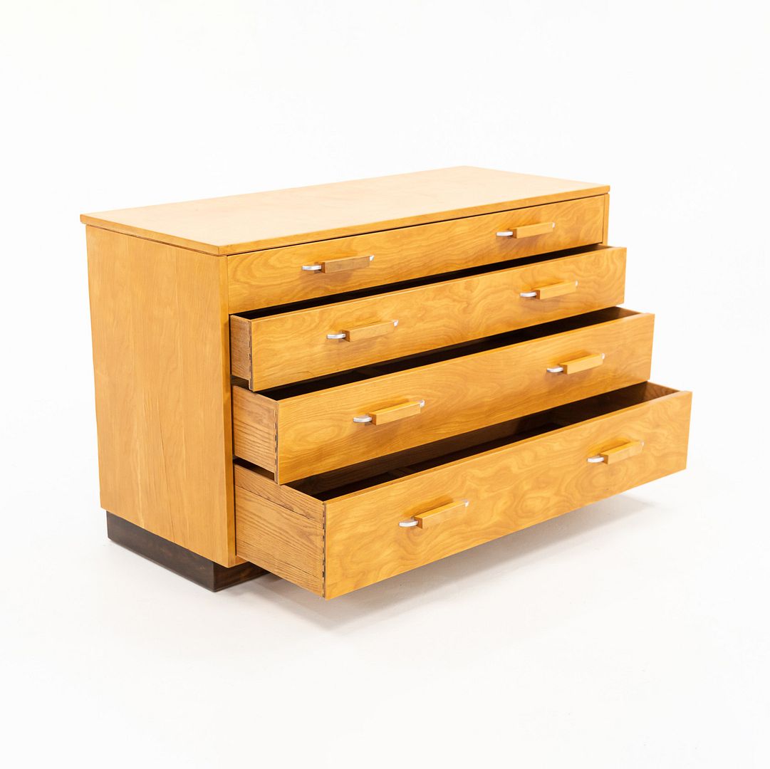 1939 Flexible Home Arrangements Birch 4-Drawer Drawer Dresser By Eliel Saarinen, J. Robert Swanson, Pipsan Saarinen Swanson For Johnson Furniture Co. in Birch