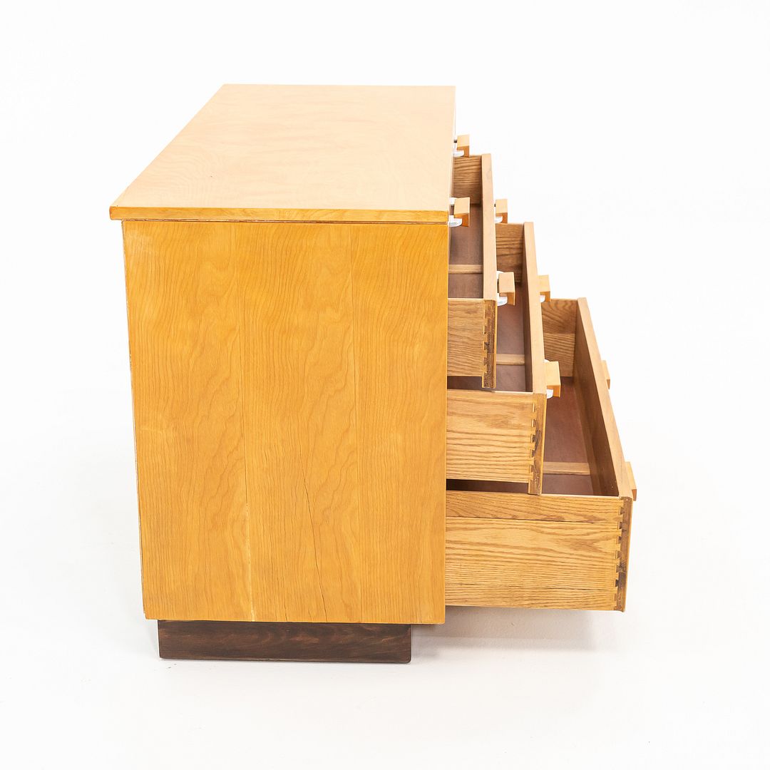 1939 Flexible Home Arrangements Birch 4-Drawer Drawer Dresser By Eliel Saarinen, J. Robert Swanson, Pipsan Saarinen Swanson For Johnson Furniture Co. in Birch