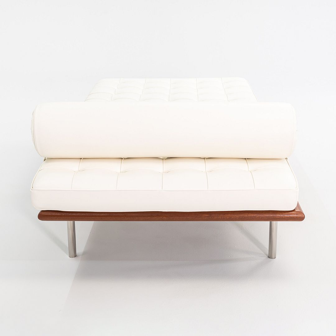 2023 Barcelona Couch Model 258L by Mies van der Rohe for Knoll