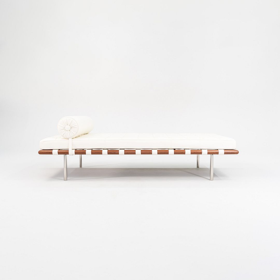 2023 Barcelona Couch Model 258L by Mies van der Rohe for Knoll