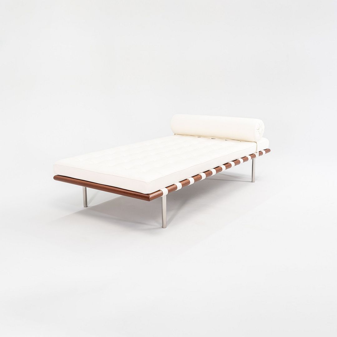 2023 Barcelona Couch Model 258L by Mies van der Rohe for Knoll