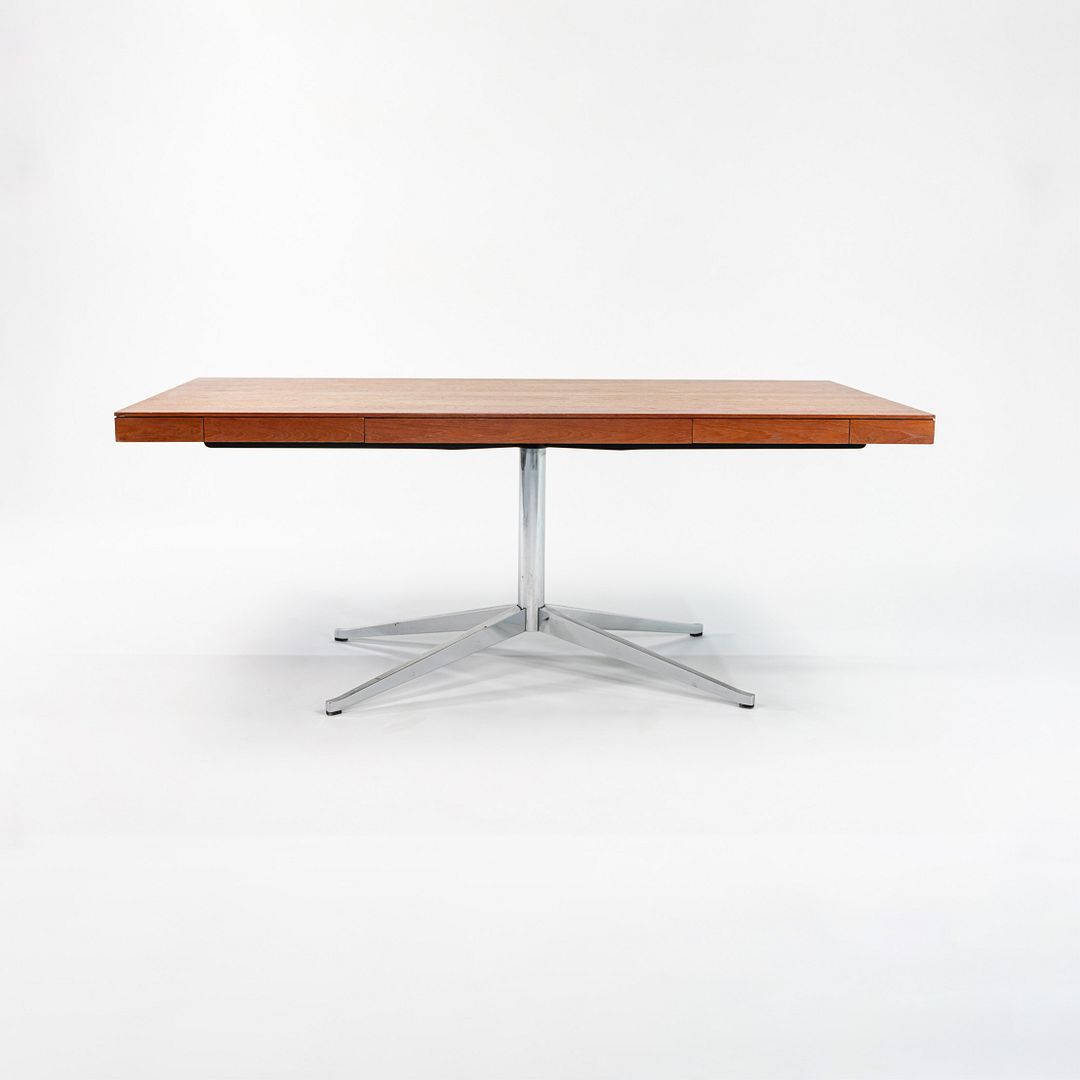 1960s Florence Knoll Executive Desk, Model 2485 in Walnut and Chrome