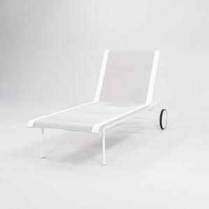 SOLD 2021 1966 Collection Adjustable Chaise Lounge, Model 1966-42 by Richard Schultz for Knoll in White with Silver Mesh