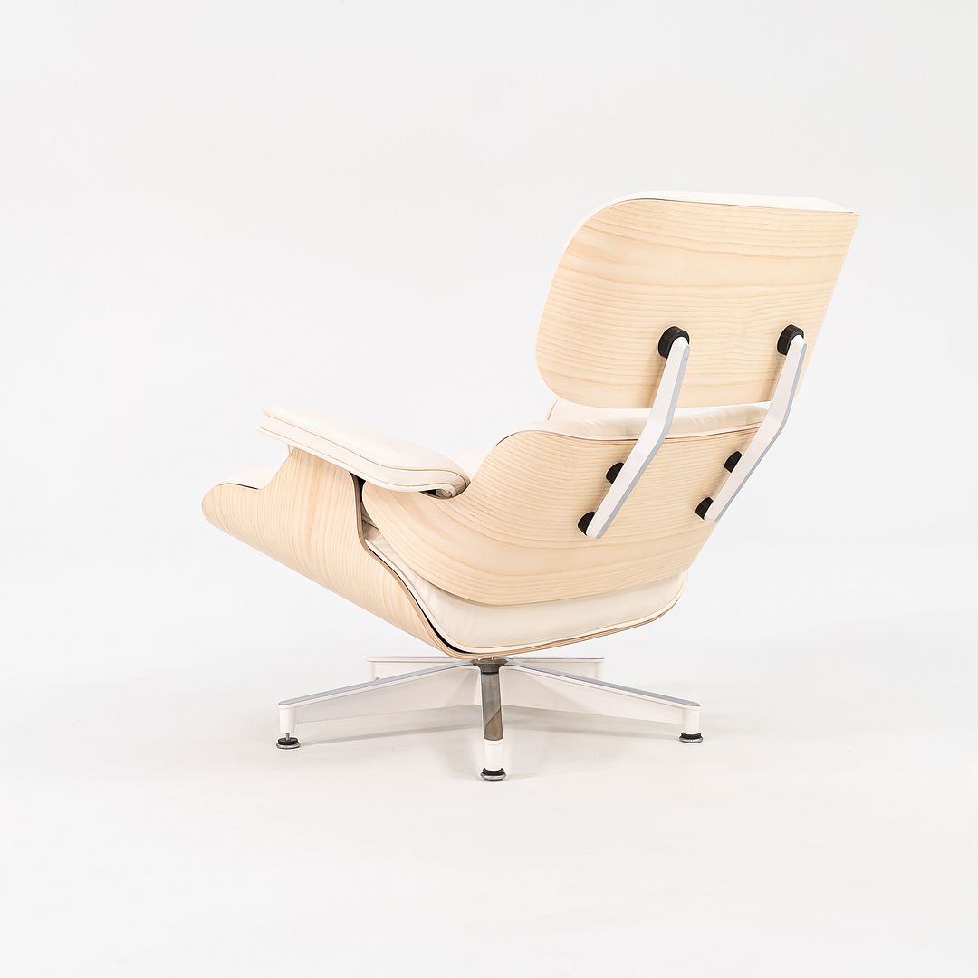 2023 670 / 671 Eames Lounge Chair and Ottoman by Charles and Ray Eames for Herman Miller in Ivory Leather and Ash