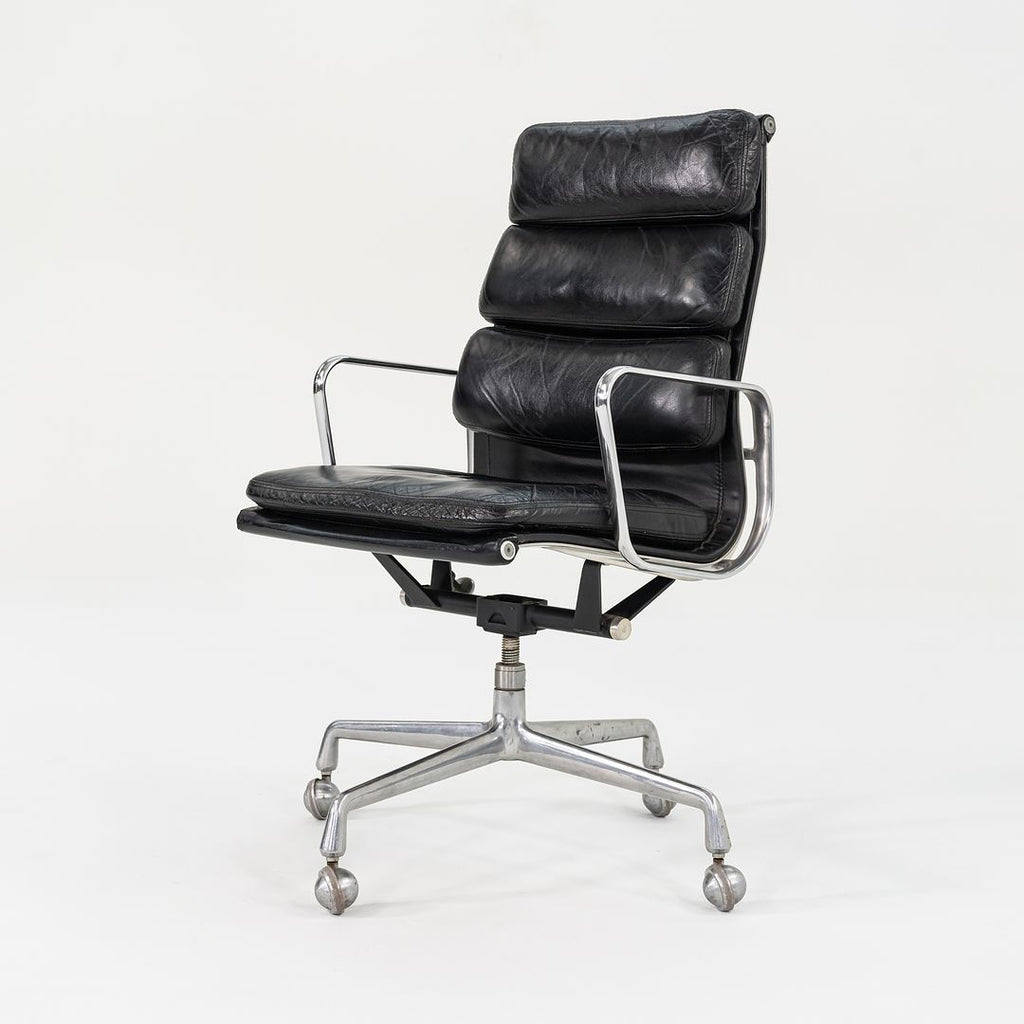 SOLD 1975 Soft Pad Executive Chair, Model EA420 by Charles and Ray Eames for Herman Miller in Black Leather 1x Available