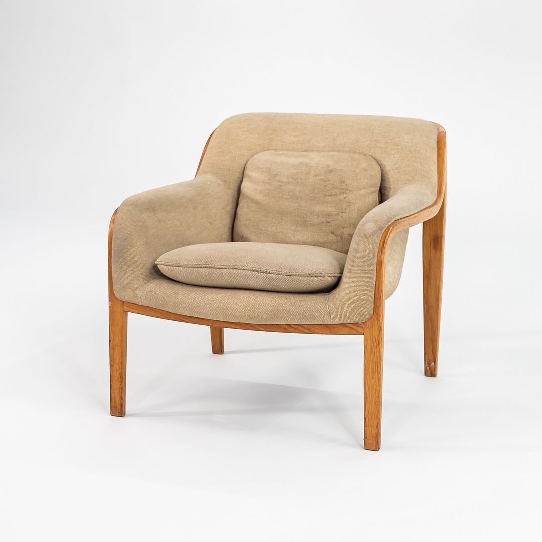 1970s Pair of 1315 Lounge Chairs by Bill Stephens for Knoll in Oak and Fabric