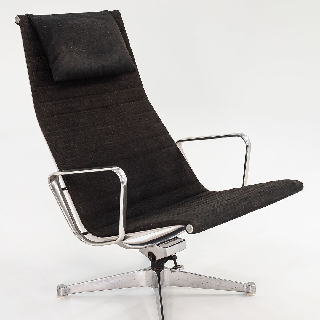 1960s Aluminum Group Lounge Chair and Ottoman, EA125 and EA124 by Charles and Ray Eames for Herman Miller in Black Fabric