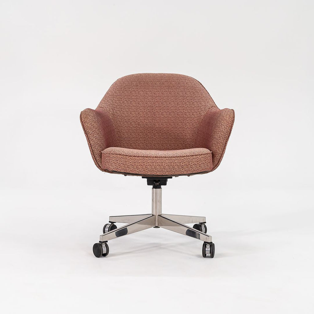 1960s Saarinen Executive Swivel Chair, Model 68S by Eero Saarinen for Knoll in Patterned Fabric