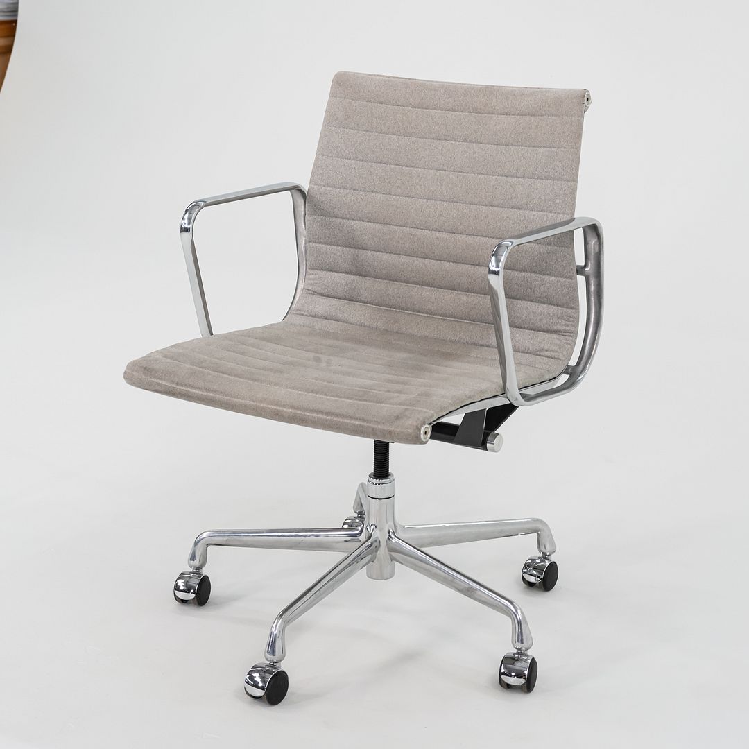 2008 Herman Miller Eames Aluminum Management Desk Chair in Grey 2x Available