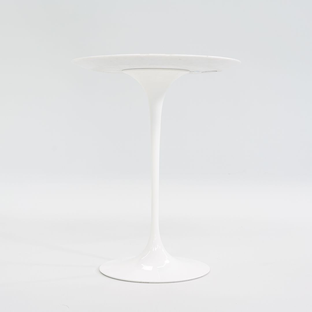 2008 Pedestal Round Side Table, Model 16OTR by Eero Saarinen for Knoll Aluminum, Marble, Powdercoat, Fiberboard