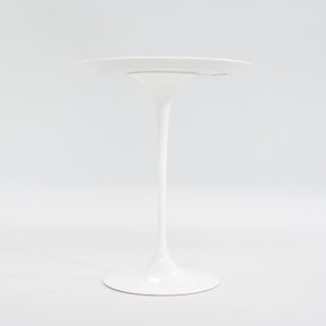 2008 Pedestal Round Side Table, Model 16OTR by Eero Saarinen for Knoll Aluminum, Marble, Powdercoat, Fiberboard