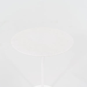 2008 Pedestal Round Side Table, Model 16OTR by Eero Saarinen for Knoll Aluminum, Marble, Powdercoat, Fiberboard