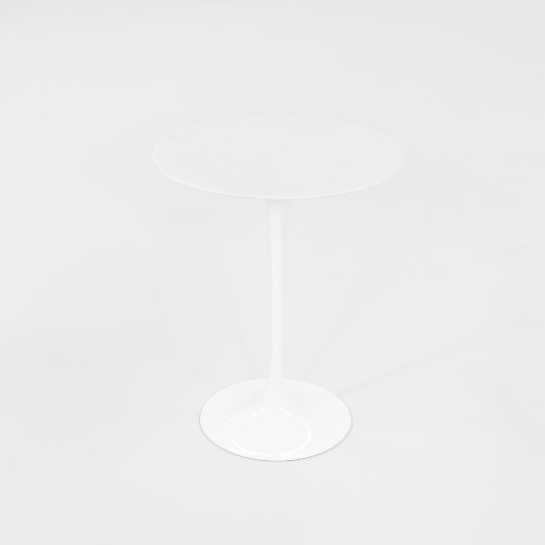 2008 Pedestal Round Side Table, Model 16OTR by Eero Saarinen for Knoll Aluminum, Marble, Powdercoat, Fiberboard