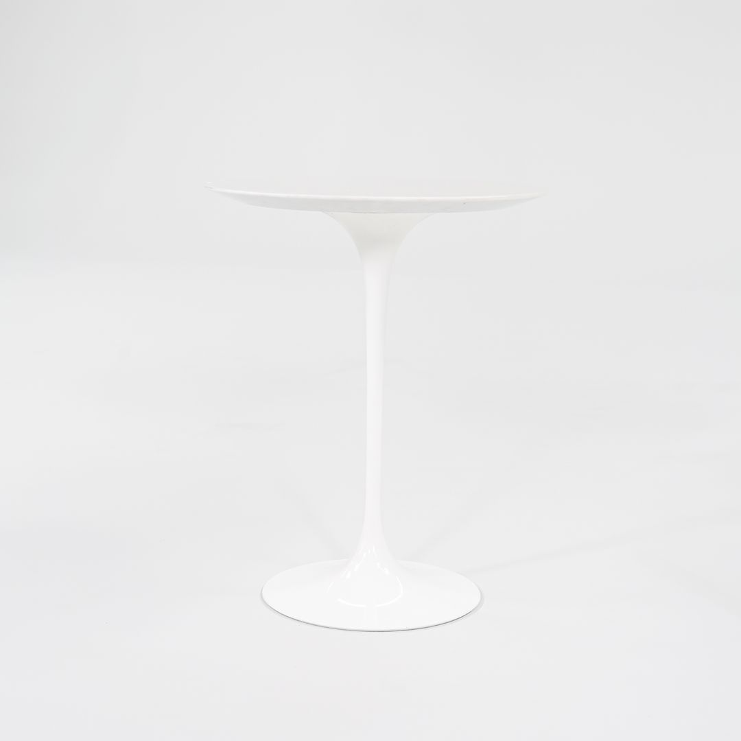 2008 Pedestal Round Side Table, Model 16OTR by Eero Saarinen for Knoll Aluminum, Marble, Powdercoat, Fiberboard