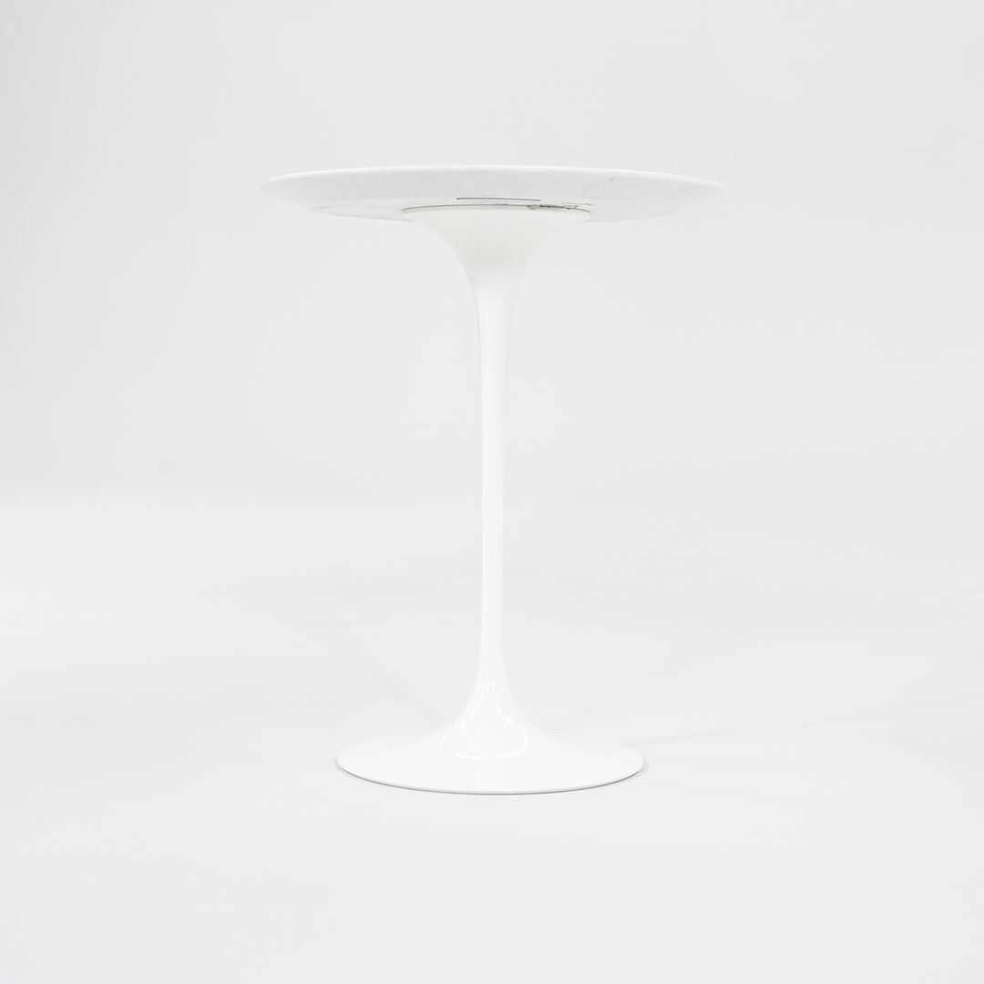 2008 Pedestal Round Side Table, Model 16OTR by Eero Saarinen for Knoll Aluminum, Marble, Powdercoat, Fiberboard