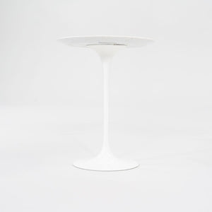 2008 Pedestal Round Side Table, Model 16OTR by Eero Saarinen for Knoll Aluminum, Marble, Powdercoat, Fiberboard