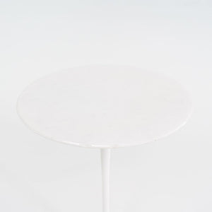 2008 Pedestal Round Side Table, Model 16OTR by Eero Saarinen for Knoll Aluminum, Marble, Powdercoat, Fiberboard