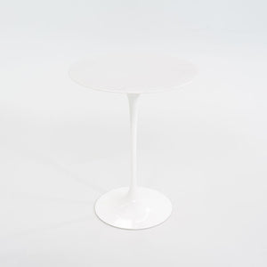 2008 Pedestal Round Side Table, Model 16OTR by Eero Saarinen for Knoll Aluminum, Marble, Powdercoat, Fiberboard