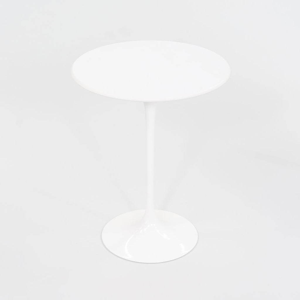 SOLD 2008 Pedestal Round Side Table, Model 16OTR by Eero Saarinen for Knoll Aluminum, Laminate, Powdercoat, Fiberboard