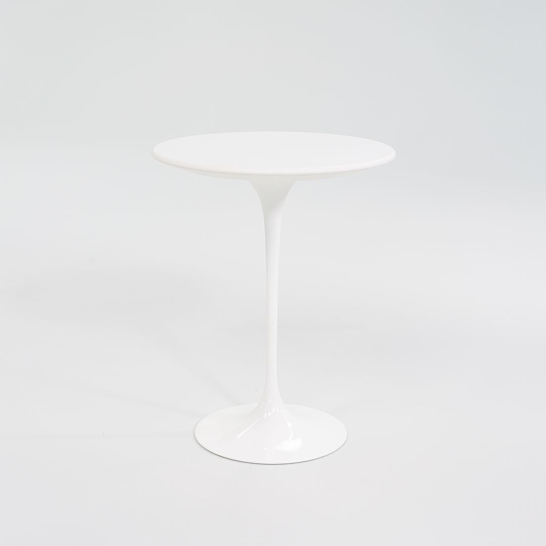 SOLD 2008 Pedestal Round Side Table, Model 16OTR by Eero Saarinen for Knoll Aluminum, Laminate, Powdercoat, Fiberboard